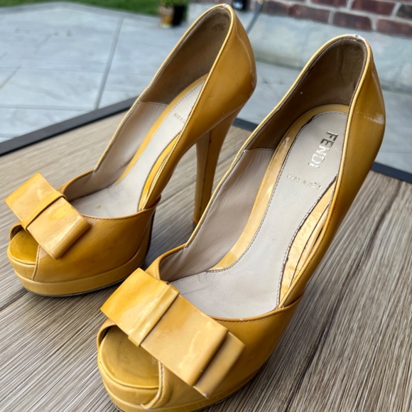 Fendi Open Toe, Bow Platform Pump; Size 36.5 (6.5) - Picture 11 of 12